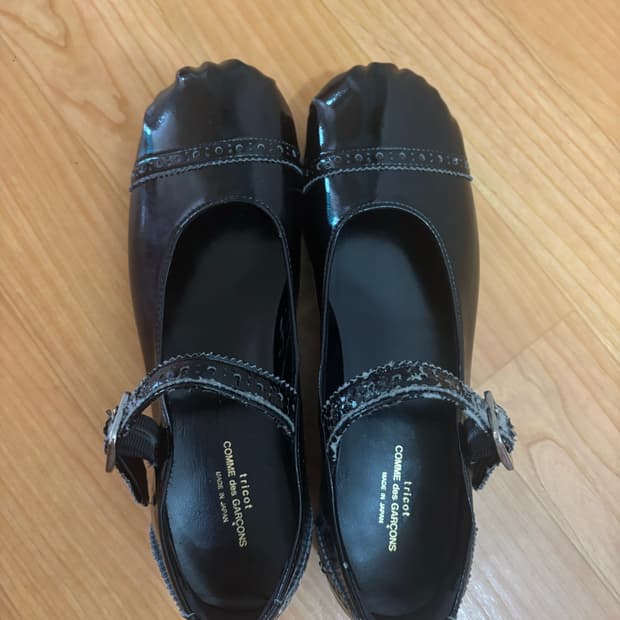 꼼데가르송 에나멜 메리제인