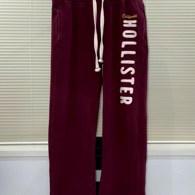 Hollister 버건디 로고 스웻팬츠