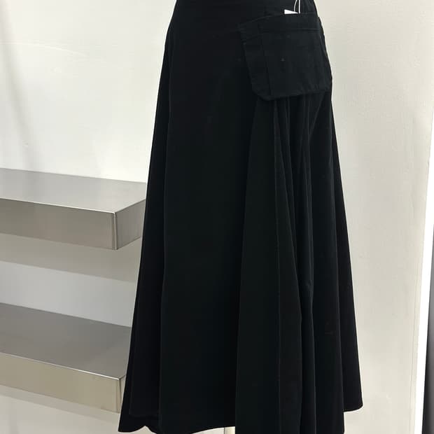 타임 블랙 코듀로이 포켓 롱 스커트 