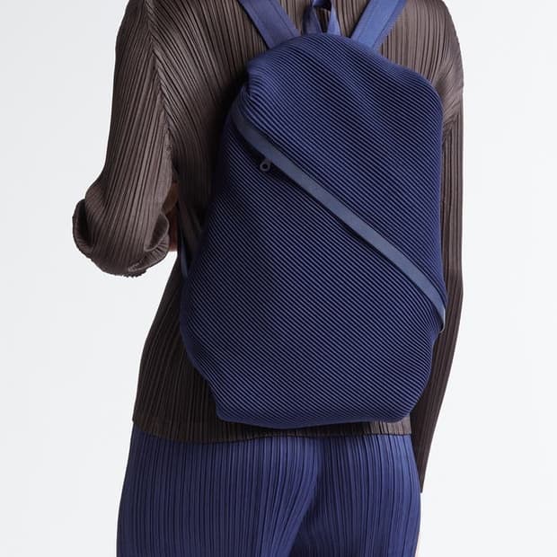 플리츠플리즈 이세이미야케 25fw Bias 백팩/블루