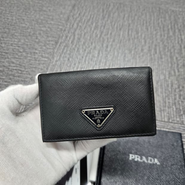 [정품][특가] 프라다 사피아노 반지갑