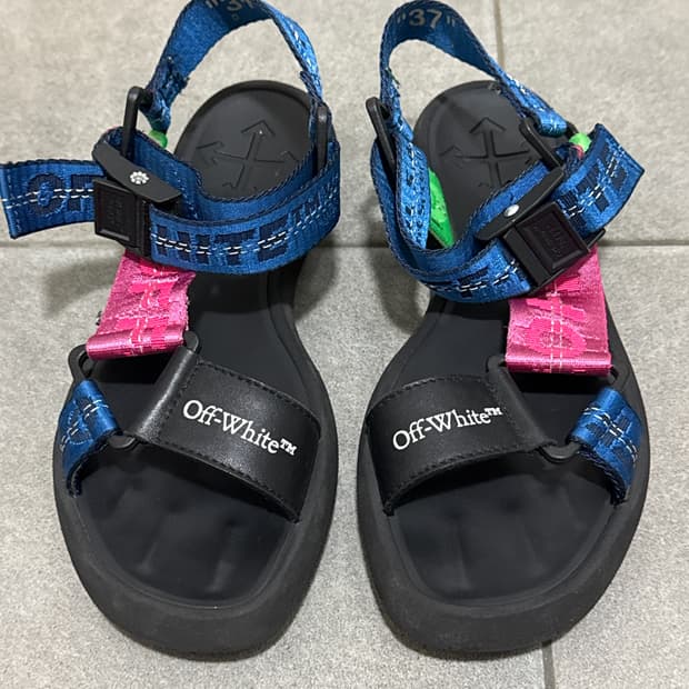 오프화이트샌들
