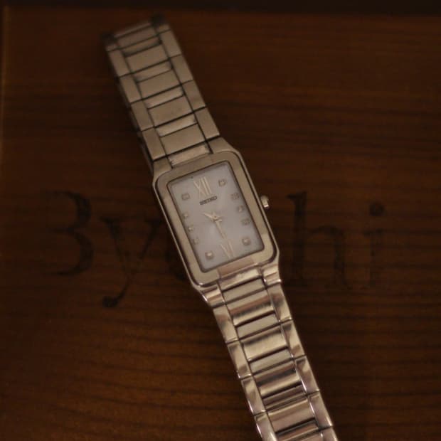 ​[Seiko] 세이코 라이트 블루 펄 다이얼 스톤 인덱스 여성용 워치
