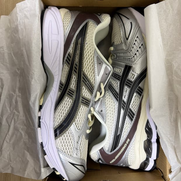 젤카야노14 크림블랙 미착용