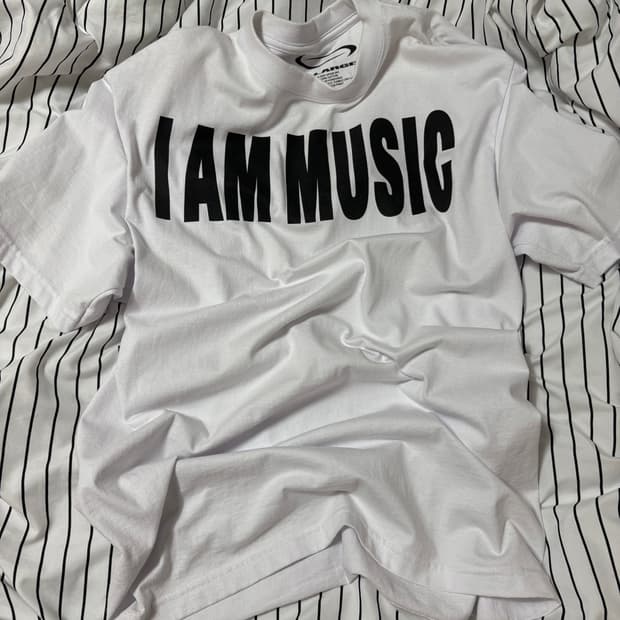 플레이보이카티 IAMMUSIC 공식 머천 반팔 티셔츠