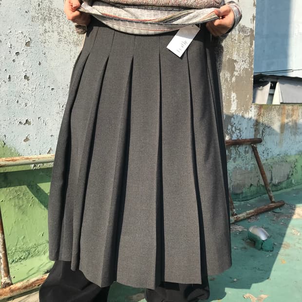 그레이 플리츠 롱 스커트