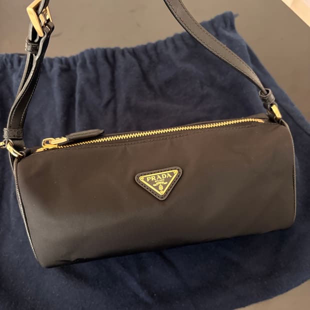 프라다 리나일론백