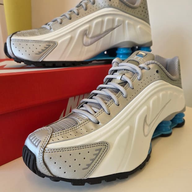 나이키 샥스 R4 HQ1988(새상품)