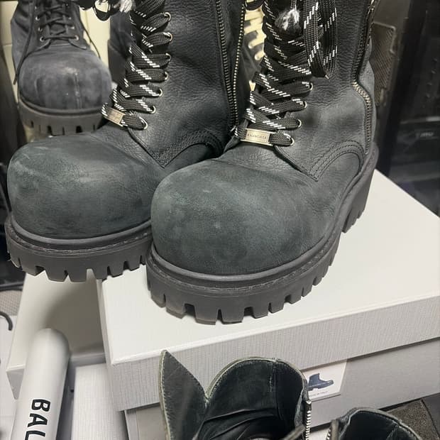 발렌시아가 스톰퍼 지퍼 부티 40