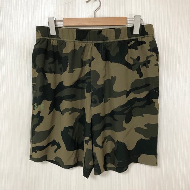 언더아머 히트기어 카모플라쥬 루즈핏 트레이닝쇼츠 XXL