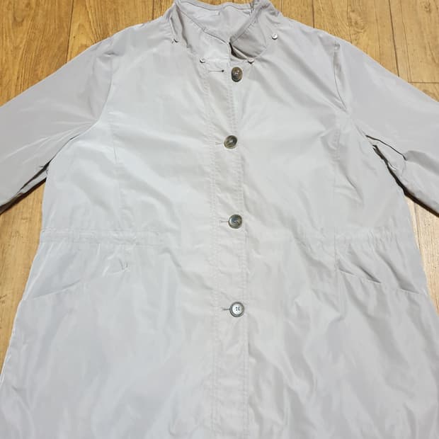 1138 지센 바람막이 아우터 105 사이즈입니다