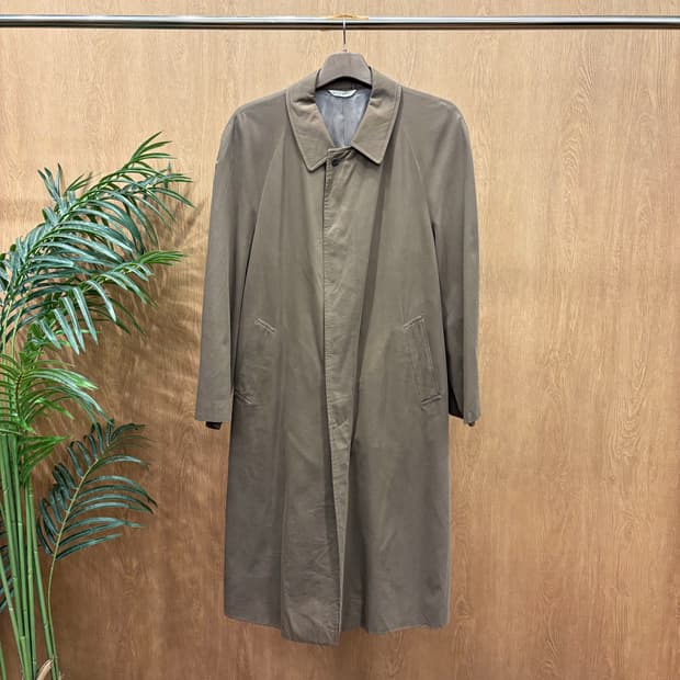 지방시 미니멀 싱글 롱 코트 레귤러 카라 사이드 사선 포켓 디테일 브라운