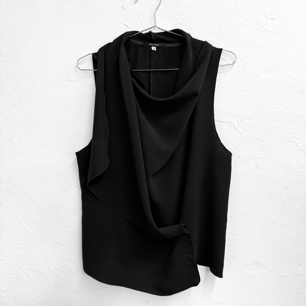 bellus closet 드레이프 슬리브리스