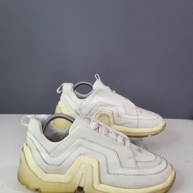 37 피에르아르디 스니커즈