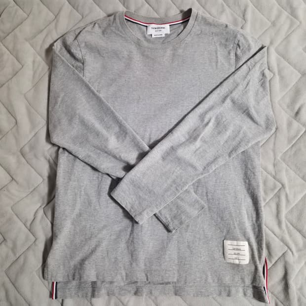 톰브라운 긴팔 티셔츠