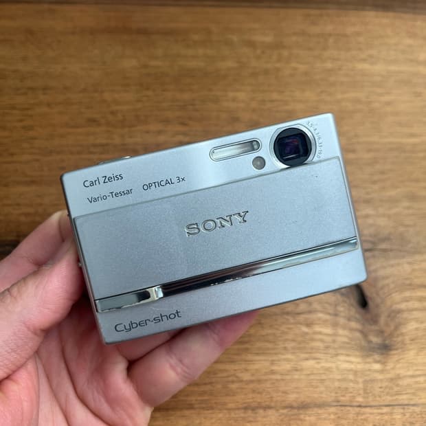 소니 사이버샷 T9