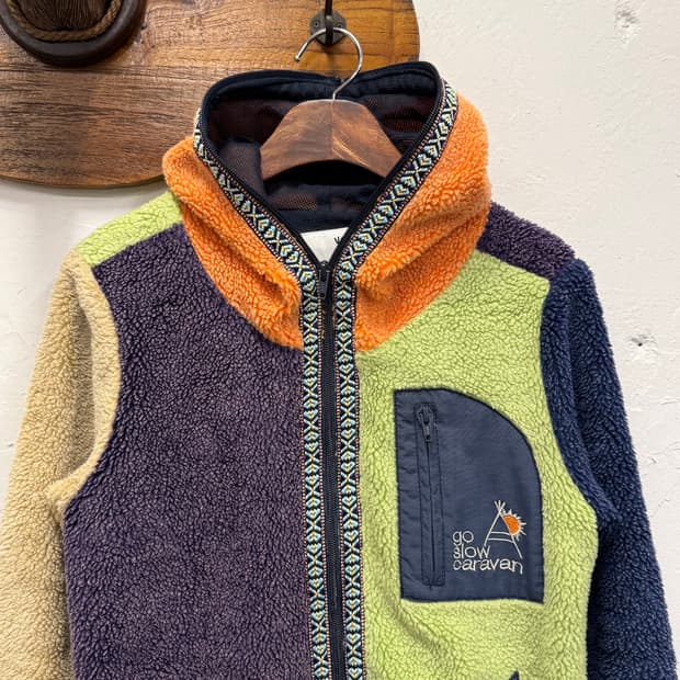 55) Go Slow Caravan Color-Block Fleece J