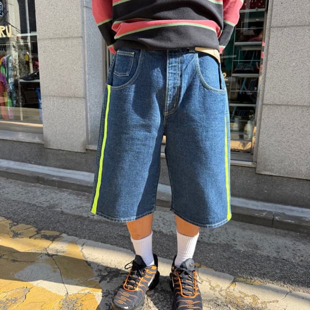UTILITY denim shorts pants