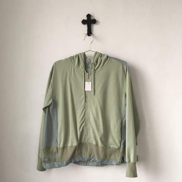 Lace trimming hood zip up