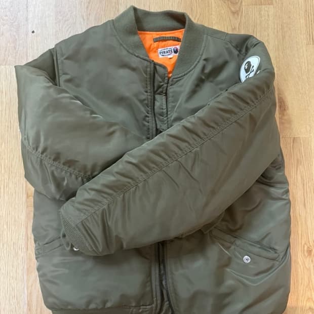 베이싱 에이프 카키색 항공점퍼 L