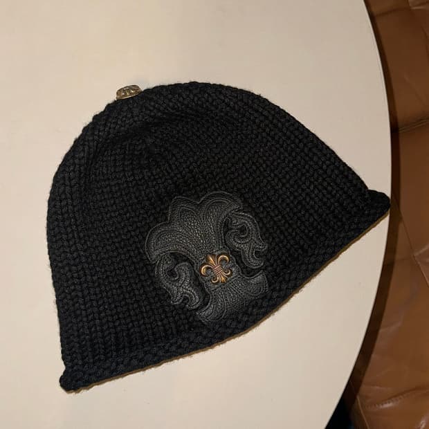 크롬하츠 플레어참 캐시미어 비니