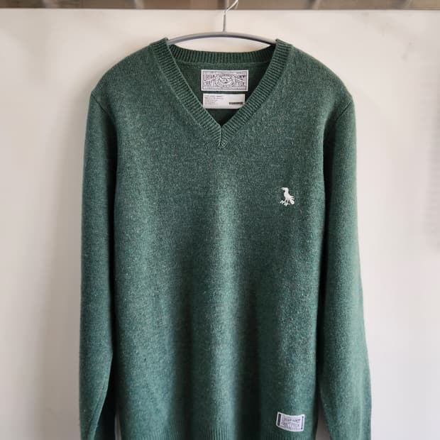 네이버후드 크로우 클래식 브이넥 울 니트