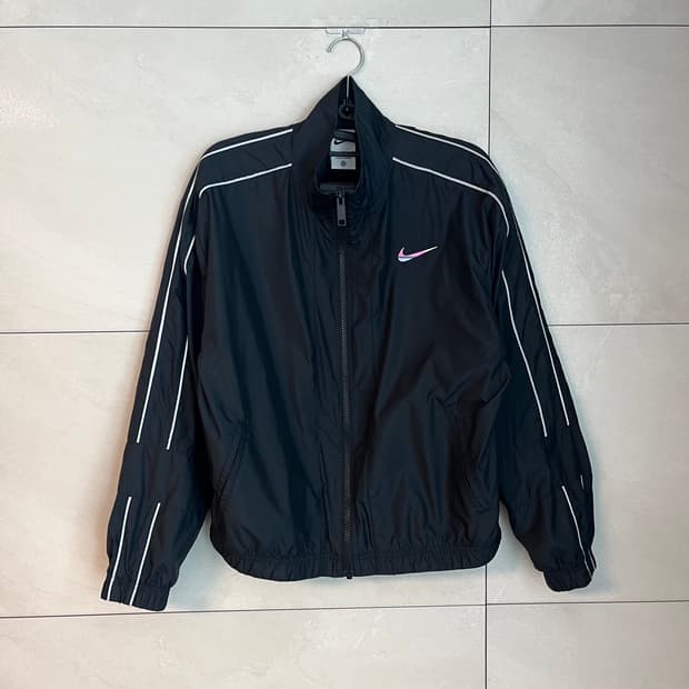 나이키 스우시 리펠 에센셜 바람막이 블랙 [M]