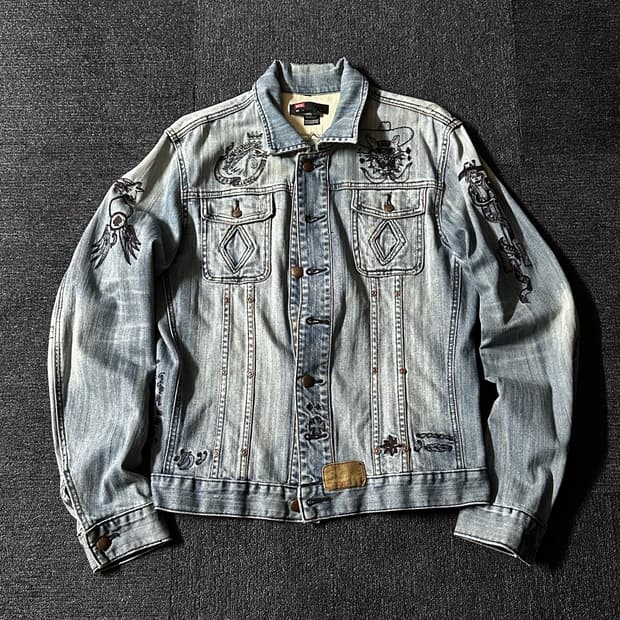 Diesel 디젤 자수 트럭커 워싱 빈티지 데님 자켓