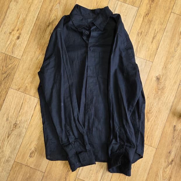 H&M 검정 셔츠