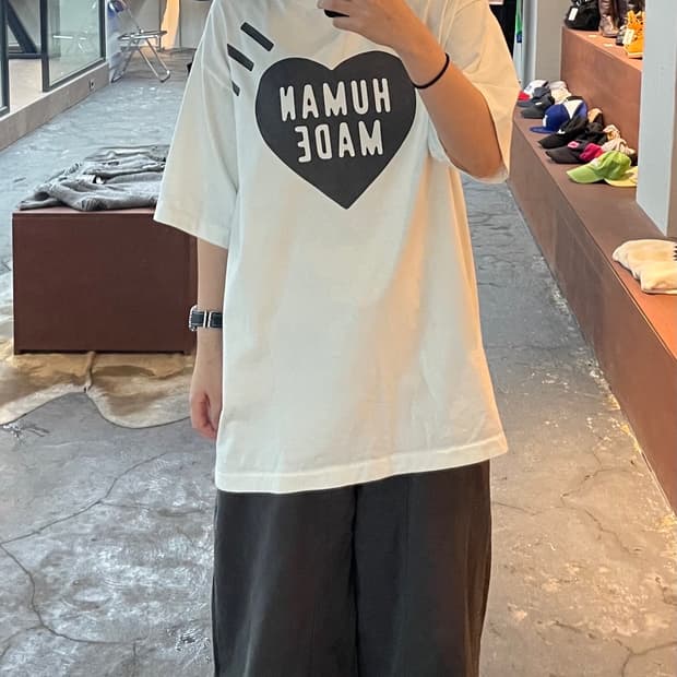 휴먼메이드 블랙 하트로고 반팔 H591
