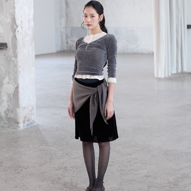 카하라 벨벳 미디 스커트 블랙