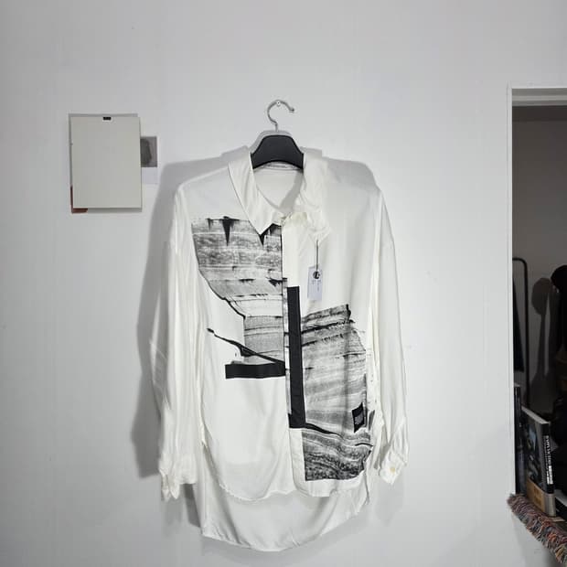 JULIUS 23 spring Graphic Oversized Shirt
