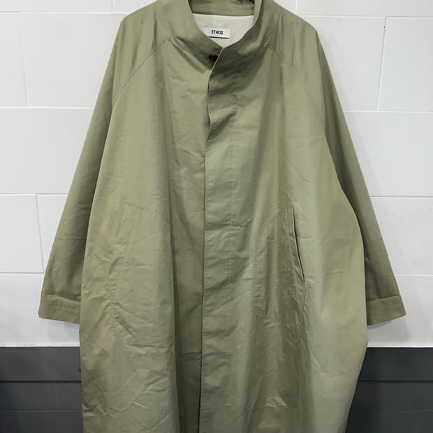 에토스 트렌치 코트