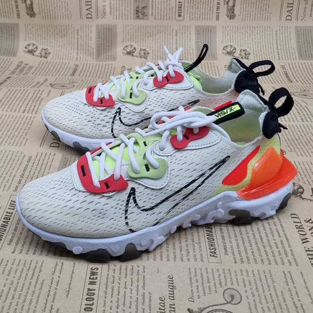 나이키 리액트 비전 여성런닝화245