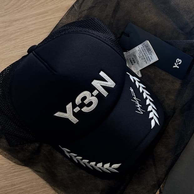 Y3 네이버후드 자수 볼캡