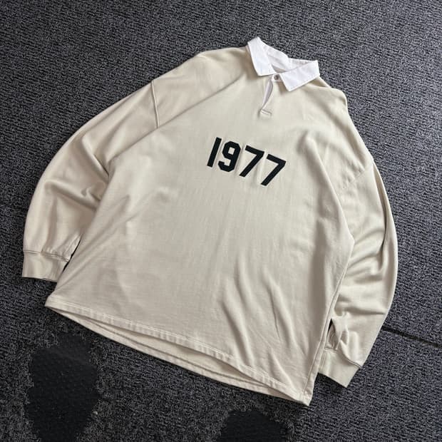 피어오브갓 에센셜 1977 빅로고 럭비 티셔츠 4903