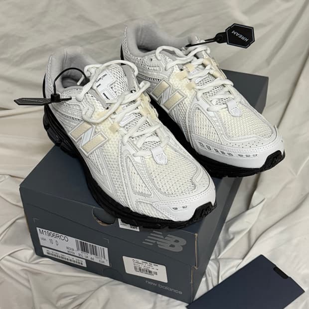 뉴발란스 x 꼼데가르송 옴므 1906R 화이트