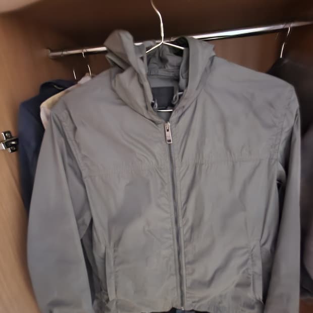 프라다 바람막이