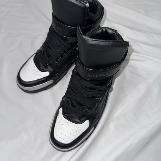 지방시 카프 스킨 타이슨 하이탑