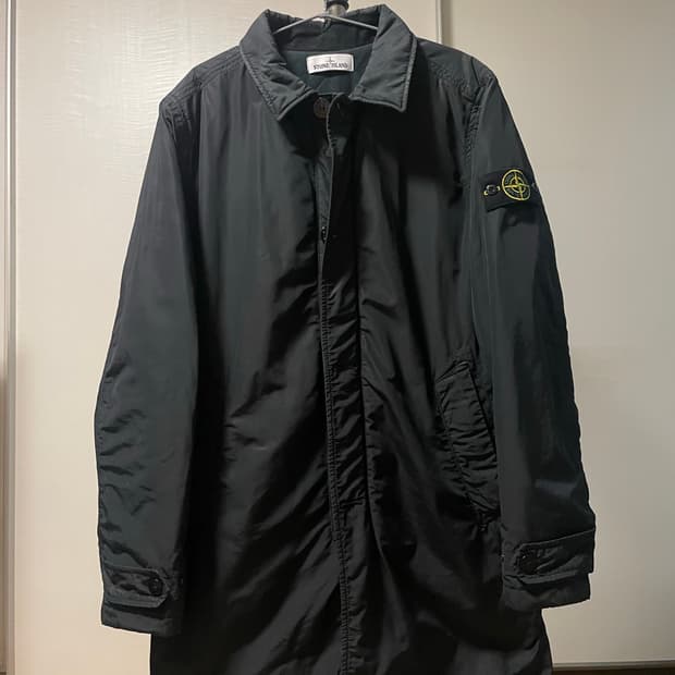 스톤아일랜드 마이크로랩스 패딩 코트