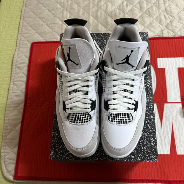 조던 4 흰검 300사이즈