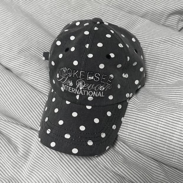 쿠키시 kookeesee 땡땡이 모자