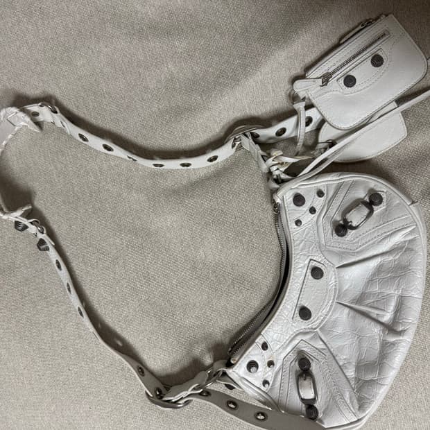 발렌시아가 르카골 xs 화이트