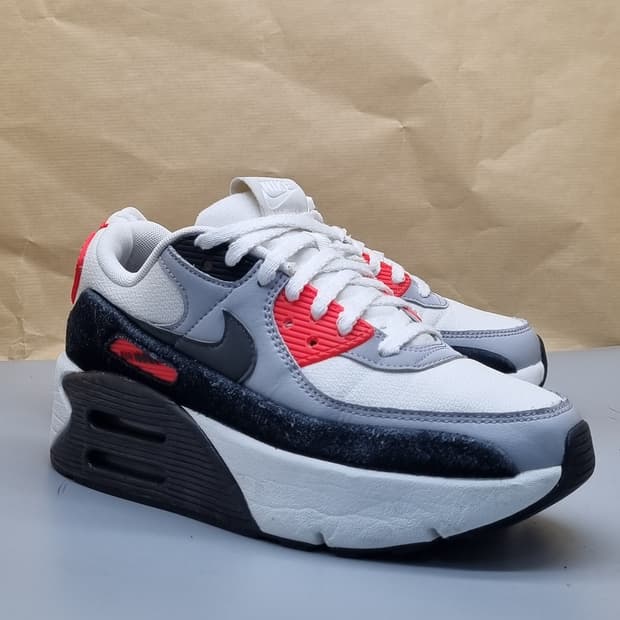 나이키 에어맥스90 LV8 여성운동화235 