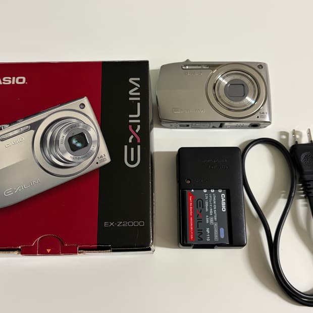 카시오 Exilim EX-Z2000 Silver