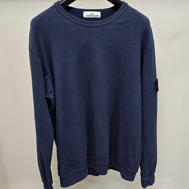 스톤아일랜드 맨투맨 xl사이즈 105 판매