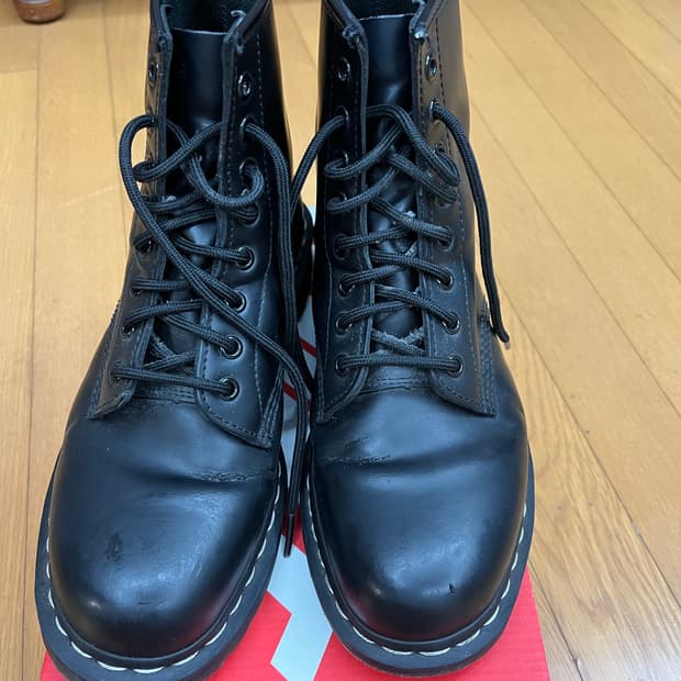 닥터마틴 화이트 스티치 부츠