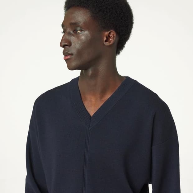 르메르 브이넥 니트 싸게 팝니다.