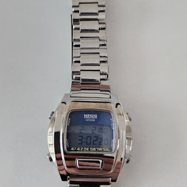 시티즌 인디펜던트 빈티지 디지털 시계 메탈