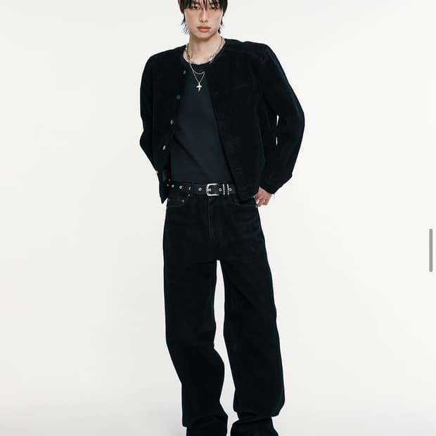 알렌느 크롭드 칼라리스 자켓 블랙 2사이즈